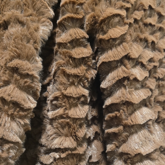 Frenchi Snuggly, chic Tan Teddy Jacket Size small - Picture 4 of 13